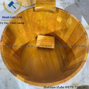 Bên trong bồn tắm gỗ po mu được thiết kế van xả tiện lợi