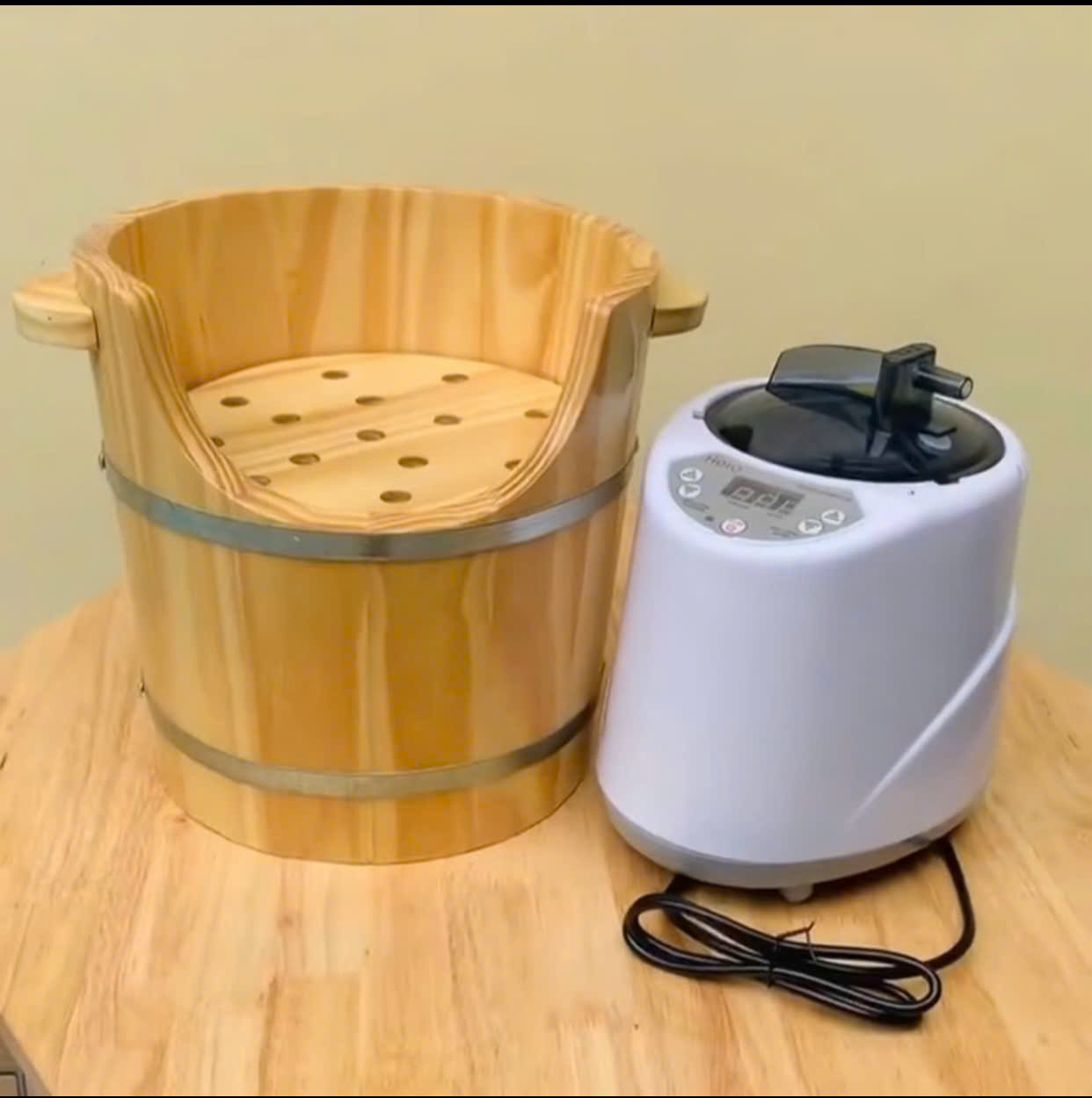 Thùng gỗ xông đầu dưỡng sinh kèm máy xông 2 lít