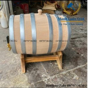 Xung quanh thùng được gắn đai vô cùng tinh tế