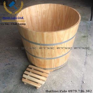 bồn được kèm một chiếc ghế tiện lợi