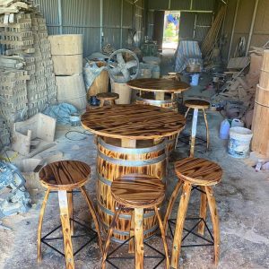 Bàn giao bộ bàn ghế cho anh khách tại Hà Nội